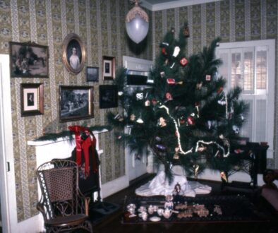 Joyner House - Christmas - 12-1981 02