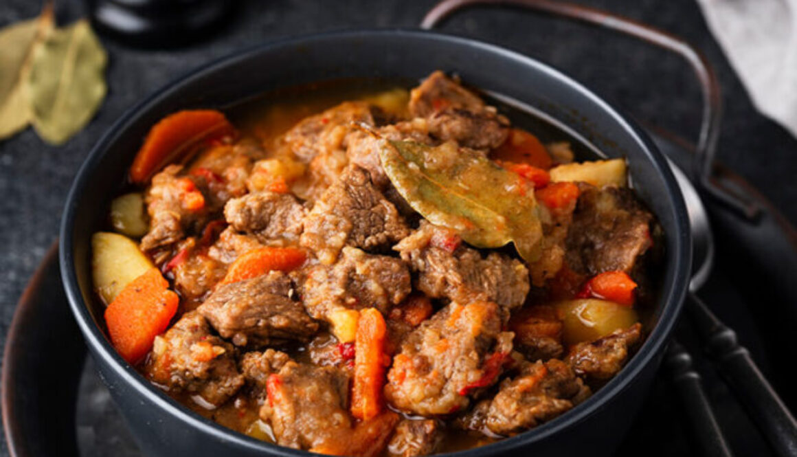 delicious-goulash-ready-dinner (1)