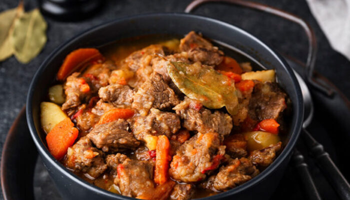 delicious-goulash-ready-dinner (1)